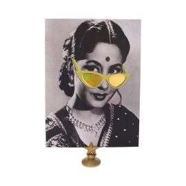 carte femme indienne à lunettes 